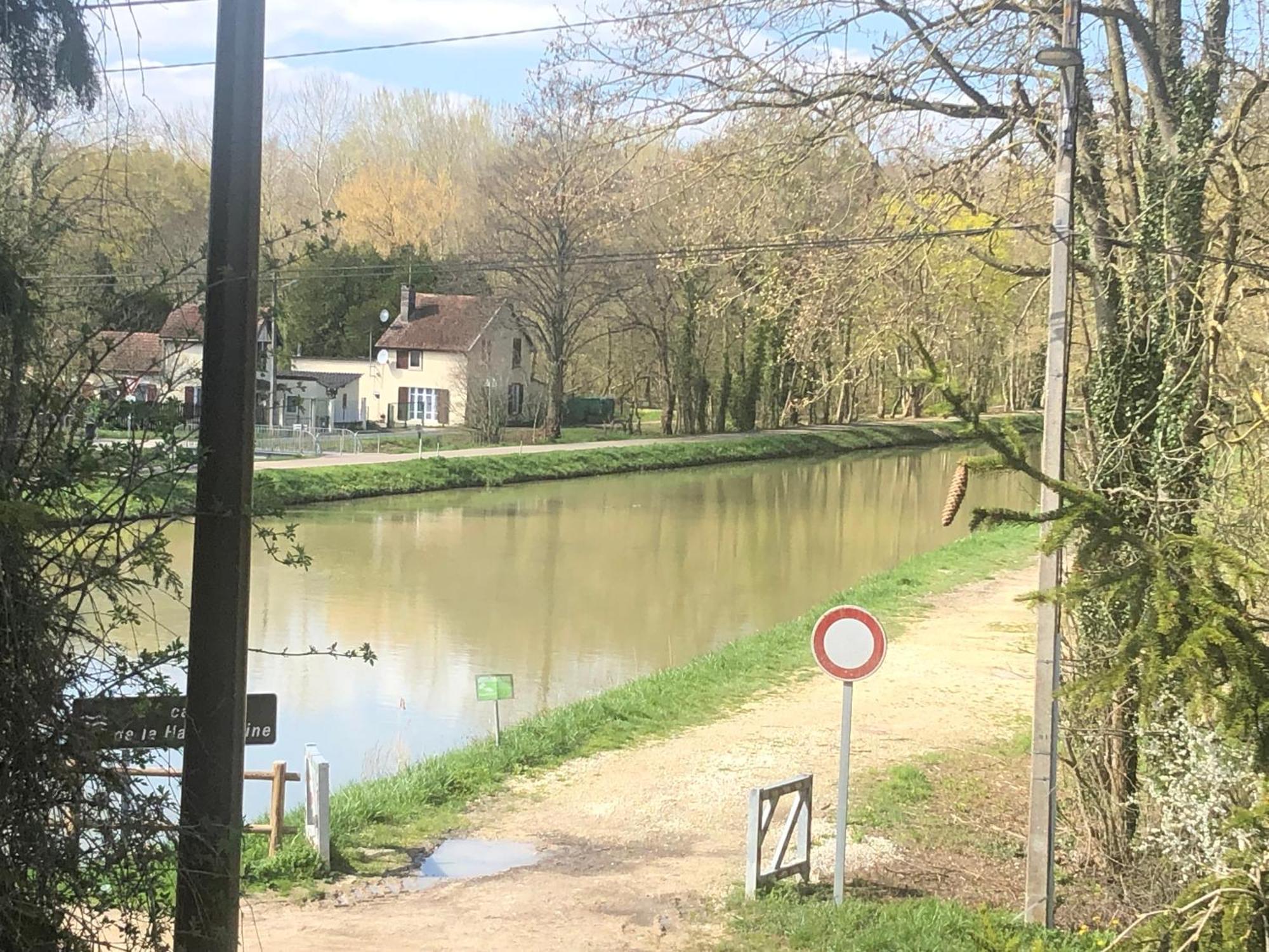 ברברי-סאינט-סולפיס Western City Troyes מראה חיצוני תמונה